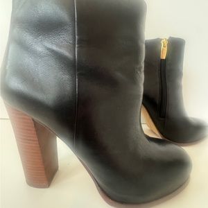 Vince Camuto Black Heeled Boots with Glossy Finish